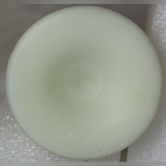 Fenton Vintage Uranium Bud Vase UV Reactive Custard Art Floral Glass Footed EUC - Picture 8 of 10